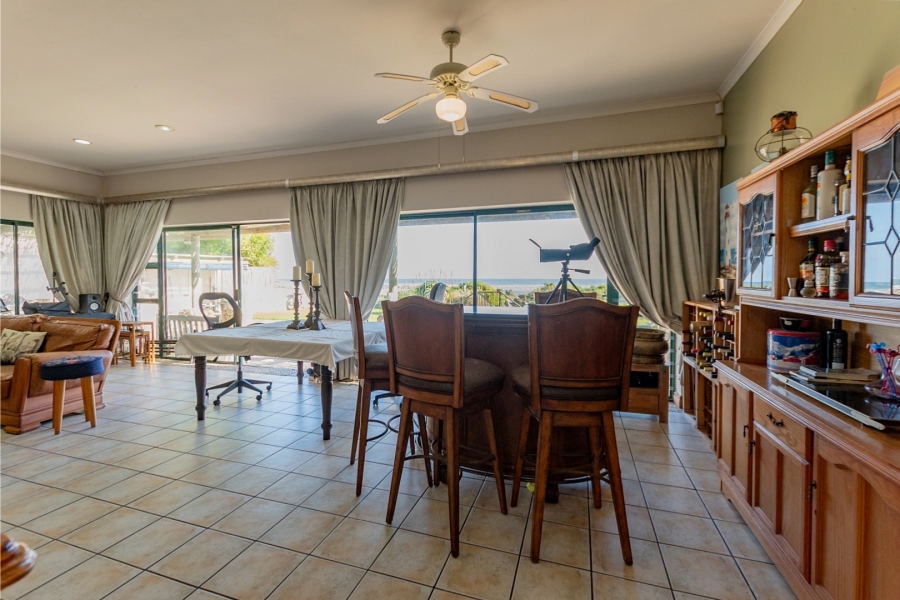 5 Bedroom Property for Sale in Duyker Eiland Western Cape